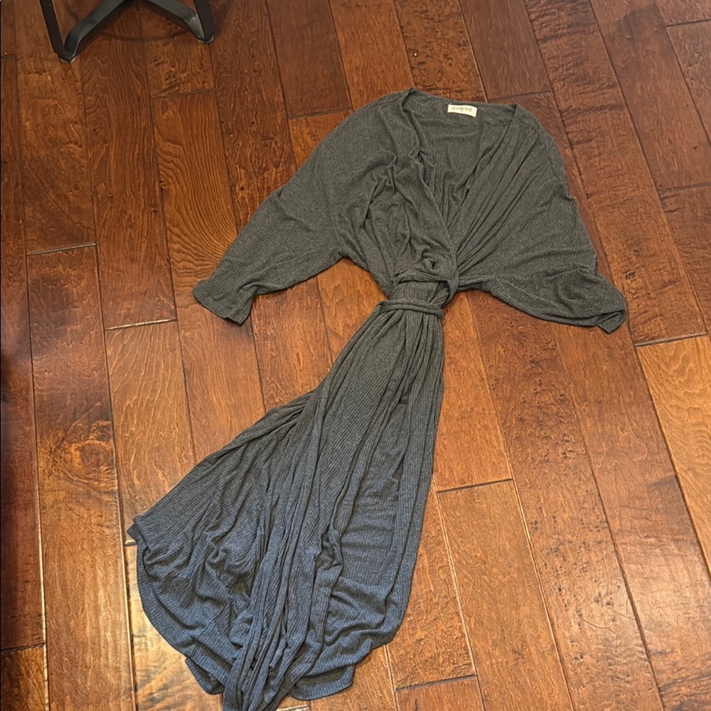 Nesting Olive Gray Women's wrap Robe